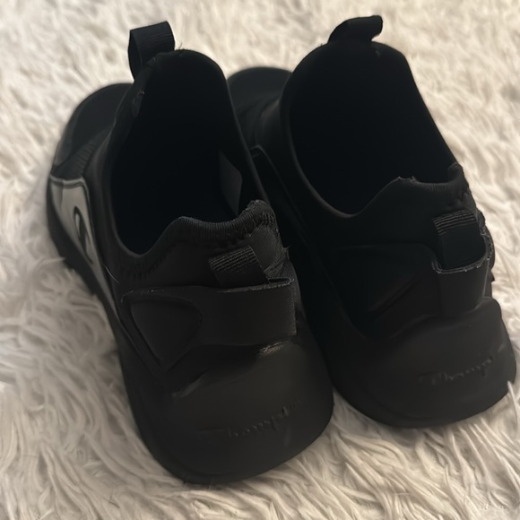 Like new Champion slip on running shoes - Picture 4 of 4